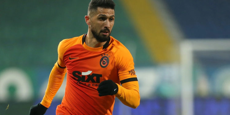 Galatasaray'da Emre Akbaba için karar verildi