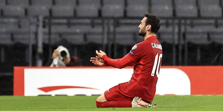 Galatasaray'ın paylaşımında Hakan Çalhanoğlu detayı