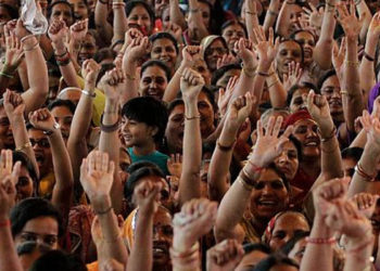 Hindistan Başbakanı Modi: Salgınla savaşanlar yogayı koruyucu kalkan olarak kullanıyor