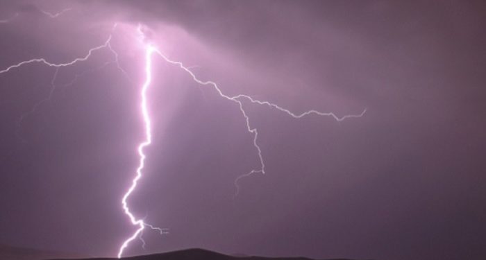 Hindistan’da çiftçilerin üzerine yıldırım düştü: 27 ölü