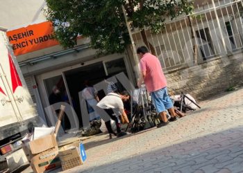 KADEM Vakfı’na ait Kız Öğrenci Yurdu’ndaki silahların gerçek olmadığı ortaya çıktı