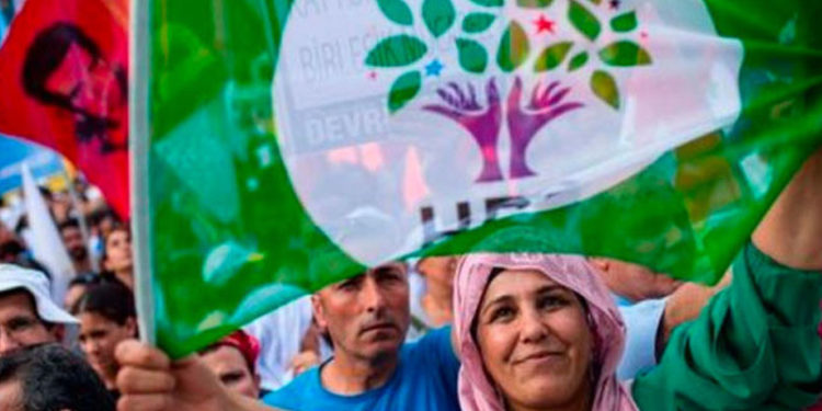 Karar yazarı Taşgetiren: HDP’nin 6 milyon oyu var, bu oy kapatmakla azalmıyor