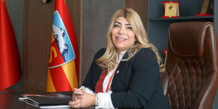 Kayserispor'da Berna Gözbaşı yeniden başkan seçildi