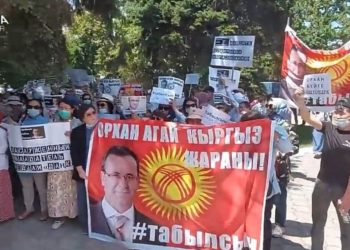 Kırgızistan'da bir süredir haber alınamayan Orhan İnandı için gösteri