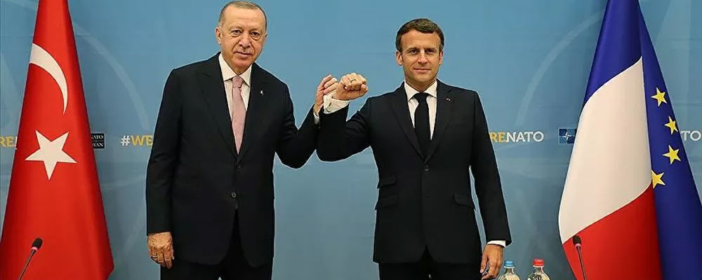 Macron: Erdoğan'a NATO müttefiklerinin ortak stratejileri netleştirmesi gerektiğini tekrar belirttim