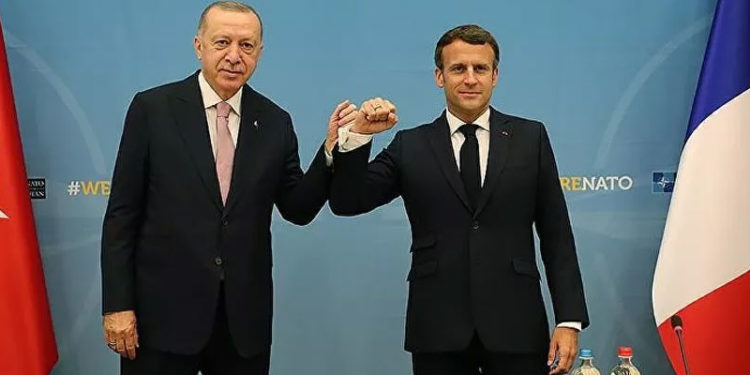 Macron: Erdoğan'a NATO müttefiklerinin ortak stratejileri netleştirmesi gerektiğini tekrar belirttim
