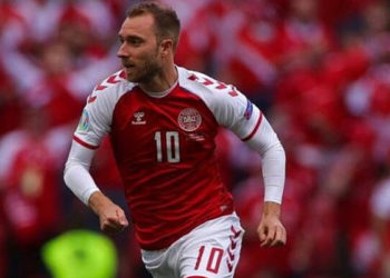 Maç sırasında kalp krizi geçiren Danimarkalı futbolcu Eriksen'in menajeri: Sağlığı ve morali iyi