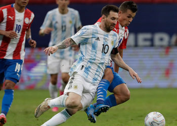Messi rekora ortak oldu; Arjantin çeyrek final biletini kaptı