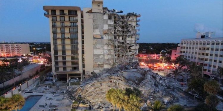 Miami'de çöken 12 katlı binanın ardından 159 kişiden haber alınamıyor