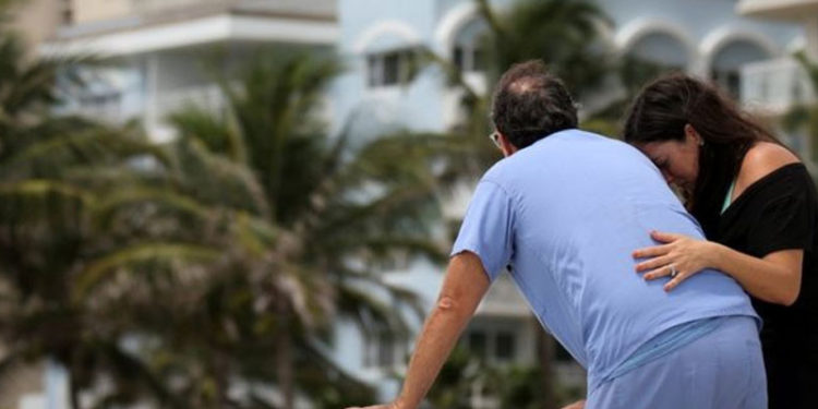 Miami'de çöken binada mucize kurtuluş arayışı