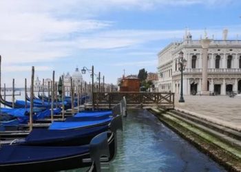 Mick Jagger ve Tilda Swinton dahil 21 ünlü isimden "Venedik yok olmasın" kampanyası