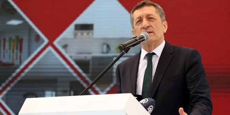 Milli Eğitim Bakanı Selçuk'tan '25.6 milyon liralık satış yapıldı iddiası'na yanıt: Hizmet aboneliği bedeliydi