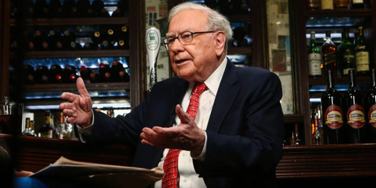 Milyarder yatırımcı Warren Buffett, Gates Vakfı'ndan istifa etti; servetinin büyük kısmını bağışladı