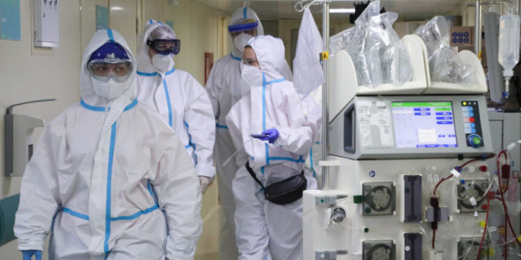 Moskova Belediye Başkanı: Vaka sayıları görülmemiş bir hızda katlanıyor, büyük ihtimalle yeni bir varyantla karşı karşıyayız