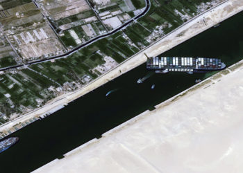 Mısır, Süveyş Kanalı'nı tıkayan tanker için uluslararası tahkime başvurmayacak