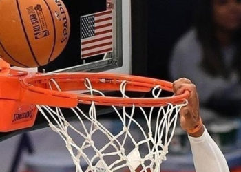 NBA'de Hawks ve Clippers konferans yarı final serilerinde 3-2 öne geçti