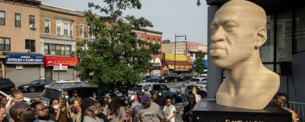 New York'taki George Floyd heykeli aşırı sağcı bir grubun saldırısına uğradı