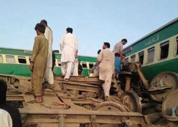 Pakistan'da tren kazası: En az 30 &ouml;l&uuml;
