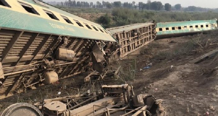 Pakistan’da korkunç tren kazası: 30 ölü, 50 yaralı