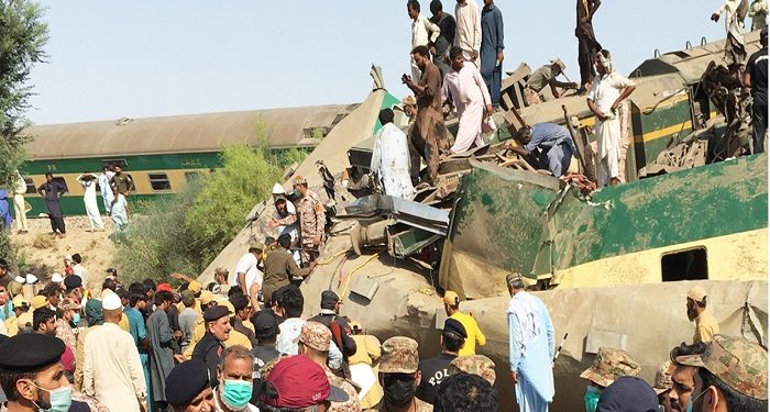 Pakistan’daki tren kazasında ölü sayısı 62’ye yükseldi