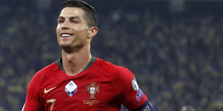 Portekizli yıldız futbolcu Ronaldo EURO 2020'de yeni rekorlar peşinde