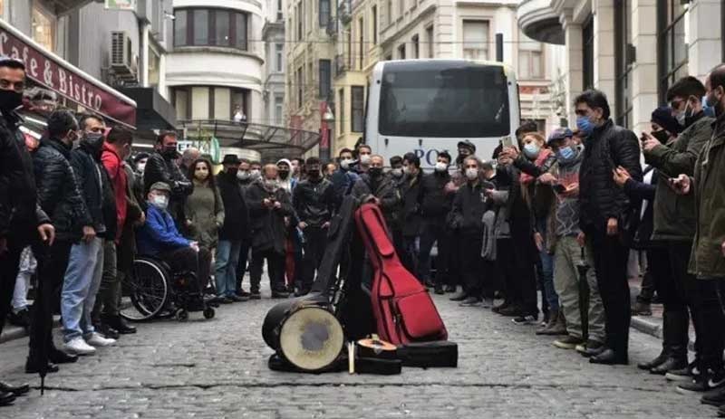 Sanatçılardan 'kademeli normalleşme' kararlarına tepki: İhmal değil politik