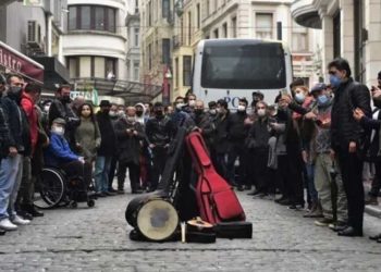 Sanatçılardan 'kademeli normalleşme' kararlarına tepki: İhmal değil politik