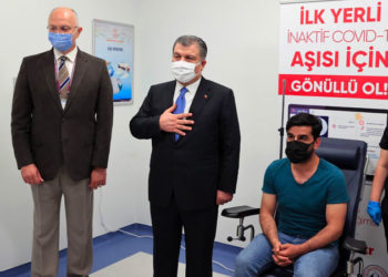 Sağlık Bakanı: Turkovac’ın 3. faz çalışmalarında ilk doz uygulandı