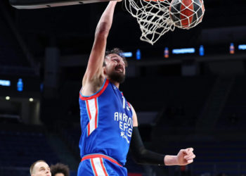 Sertaç Şanlı resmen Barcelona'da