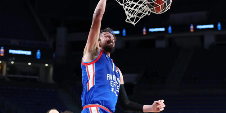 Sertaç Şanlı resmen Barcelona'da