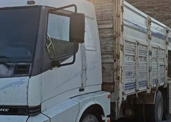 Siirt Valiliği: Düzensiz göçmenlerin olduğu kamyondan açılan ateşe karşılık verildi, 2 kişi öldü, 12 kişi yaralandı