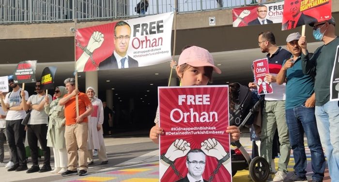 Stockholm’de eğitimci Orhan İnandı eylemi: ‘Bir an evvel bulunsun’