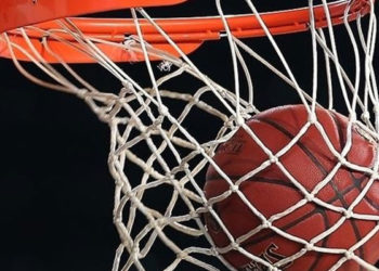 Suns son NBA şampiyonu Lakers'ı eledi