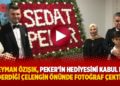 Süleyman Özışık, Peker’in hediyesini kabul edip, gönderdiği çelengin önünde fotoğraf çektirmiş