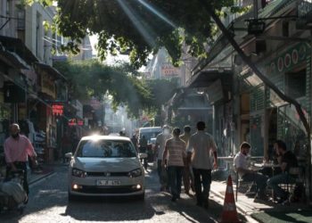 The Sunday Times, İstanbul'daki insan kaçakçılarını yazdı: 15 bin sterline Britanya'ya götürmeyi vadediyorlar!