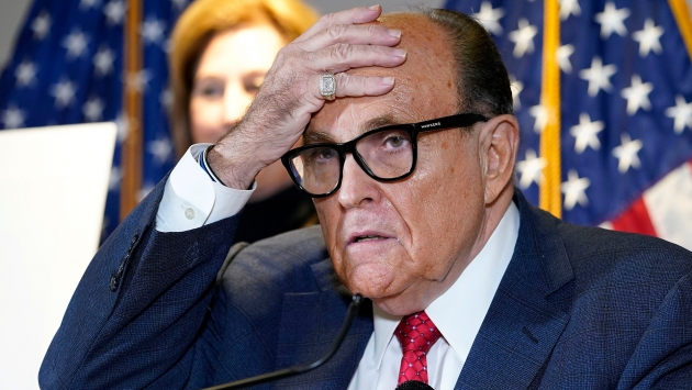 Trump'ın avukatı Giuliani'nin lisansı askıya alındı