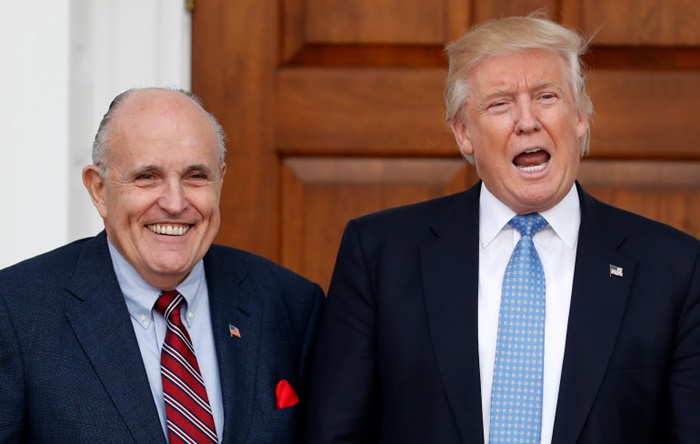 Trump’ın avukatı Giuliani’nin New York’ta avukatlık yapması yasaklandı