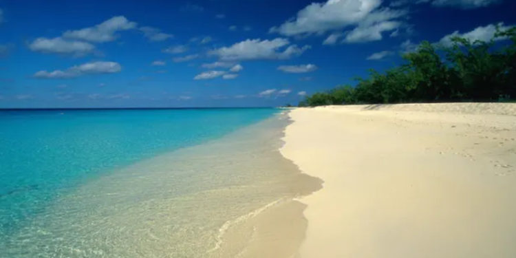 Turks ve Caicos Adaları'nda bir gemide 20 ceset bulundu