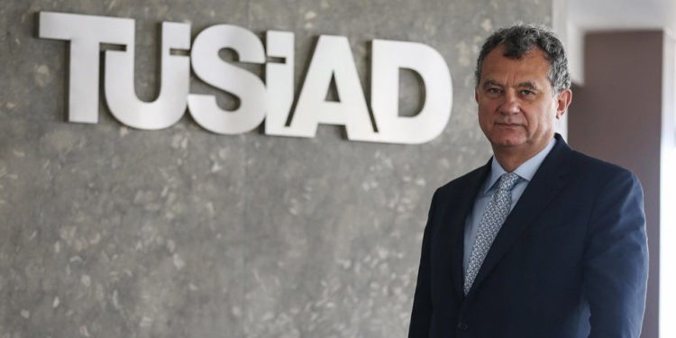 TÜSİAD ve Türkiye Bilişim Vakfı'nın düzemlediği "15. eTürkiye Ödülleri" sahiplerini buldu