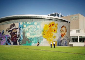 Van Gogh Müzesi, sanatçının eserlerini parfüme dönüştürüyor