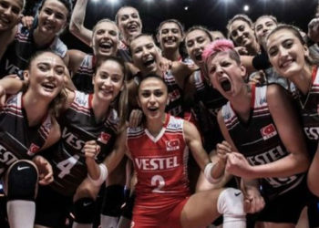 Voleybol: Türkiye kadın ve erkek milli takımları istikrarlı başarıyı nasıl yakaladı?