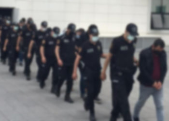 Yabancılardan rüşvet alan 11’i kamu görevlisi 51 kişi için gözaltı kararı