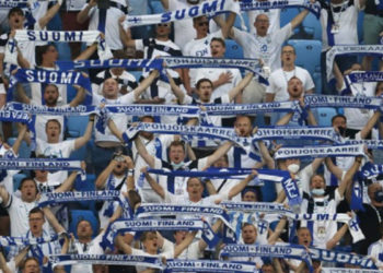 Yaklaşık 100 Finlandiyalı futbolsever Rusya'dan ülkelerine virüs taşıdı
