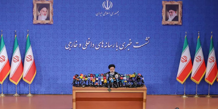 Yeni İran Cumhurbaşkanı seçilen Reisi'den ilk basın toplantısı: Dış politika nükleer anlaşmadan ibaret olmayacak