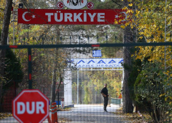 Yunanistan, Türkler’e karayolu geçişini kapattı: Bulgaristan’dan gitsinler!