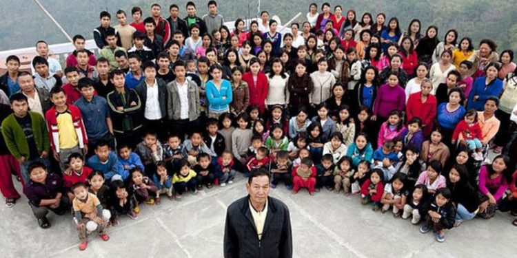 Ziano Chana: Dünyanın en kalabalık ailesine sahip olduğu sanılan Hint tarikat lideri hayatını kaybetti