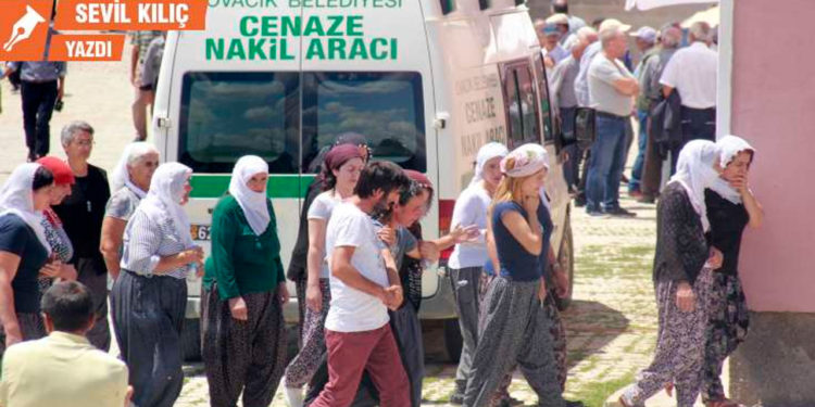 Çocukları anneler doğurur devletler yaşatamaz