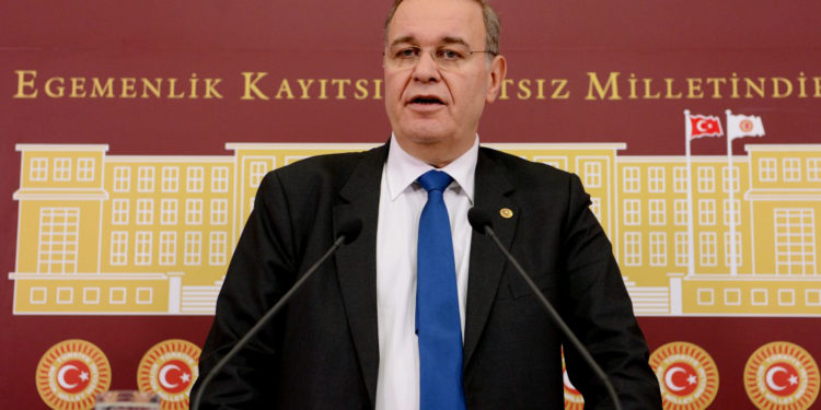 Öztrak’tan AKP’ye: Siyasi yüzsüzlüğün kitabını yazdılar; zübüklüğün zirvesi…