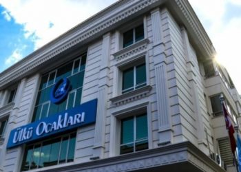 Ülkü Ocakları iki ismi hedef aldı