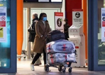 İngiltere hükümetinin seyahat kısıtlamalarını hafifletmemesine turizm sektörü tepkili